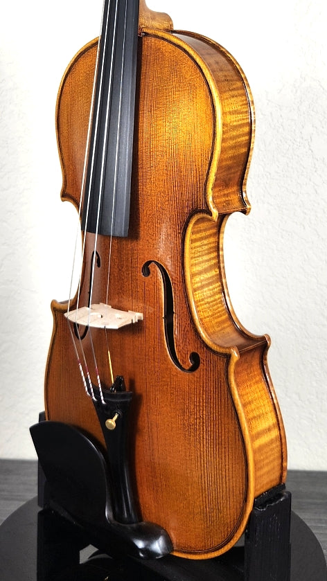 INTERMEDIATE OUTFIT - Strad Violin, Oblong Case & Carbon Fiber Bow (YMC-01)