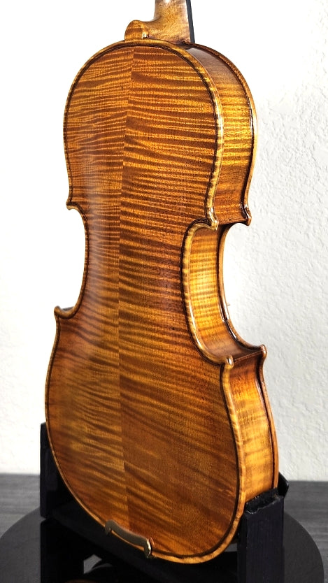 INTERMEDIATE OUTFIT - Strad Violin, Oblong Case & Carbon Fiber Bow (YMC-01)